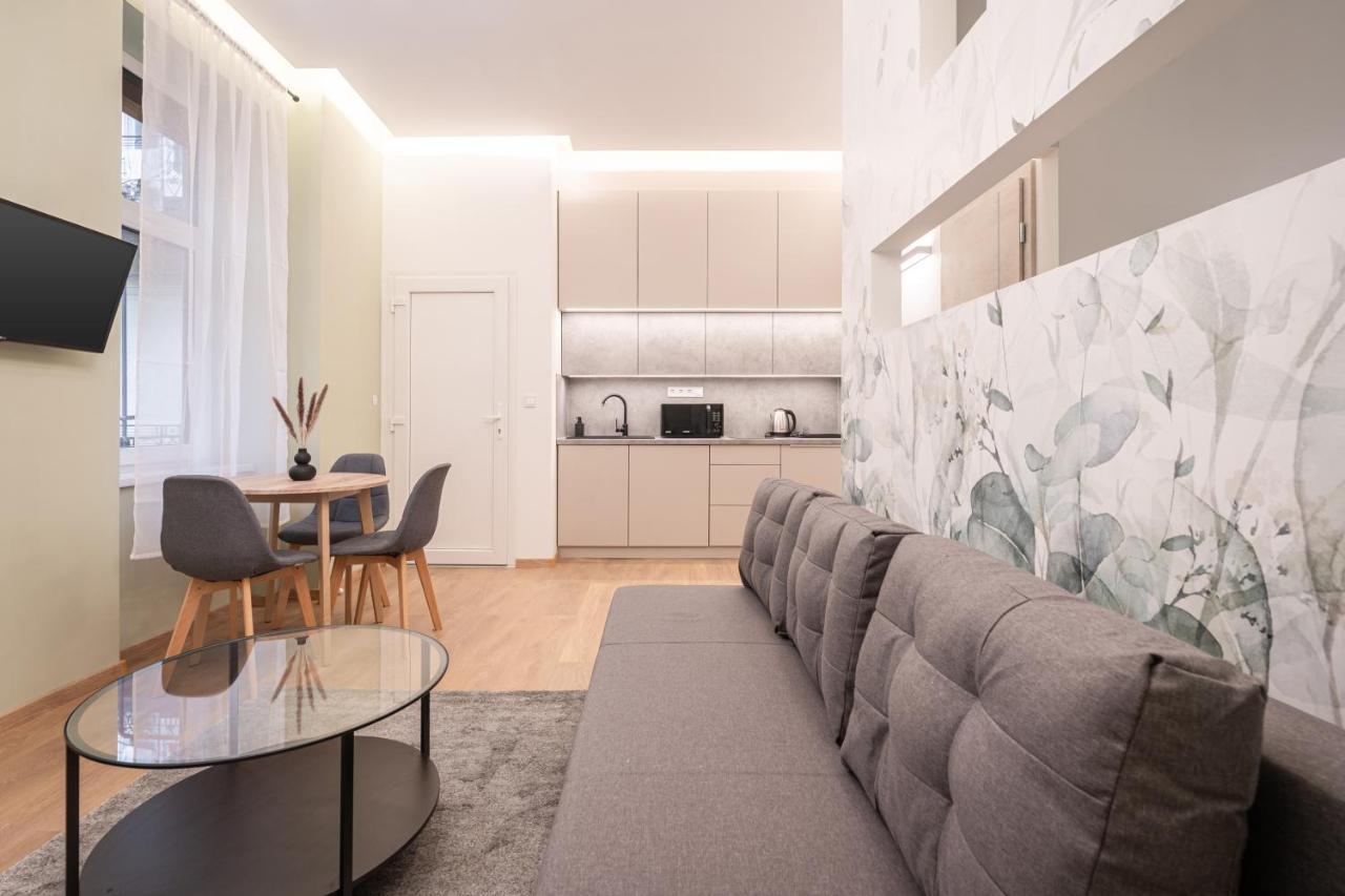 Apartman Kl31 - - Klauzal Square By Bqa *